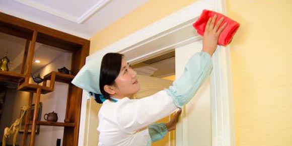 鴻慶物業(yè)、金牌戰(zhàn)隊(duì)、服務(wù)至上、品質(zhì)第一